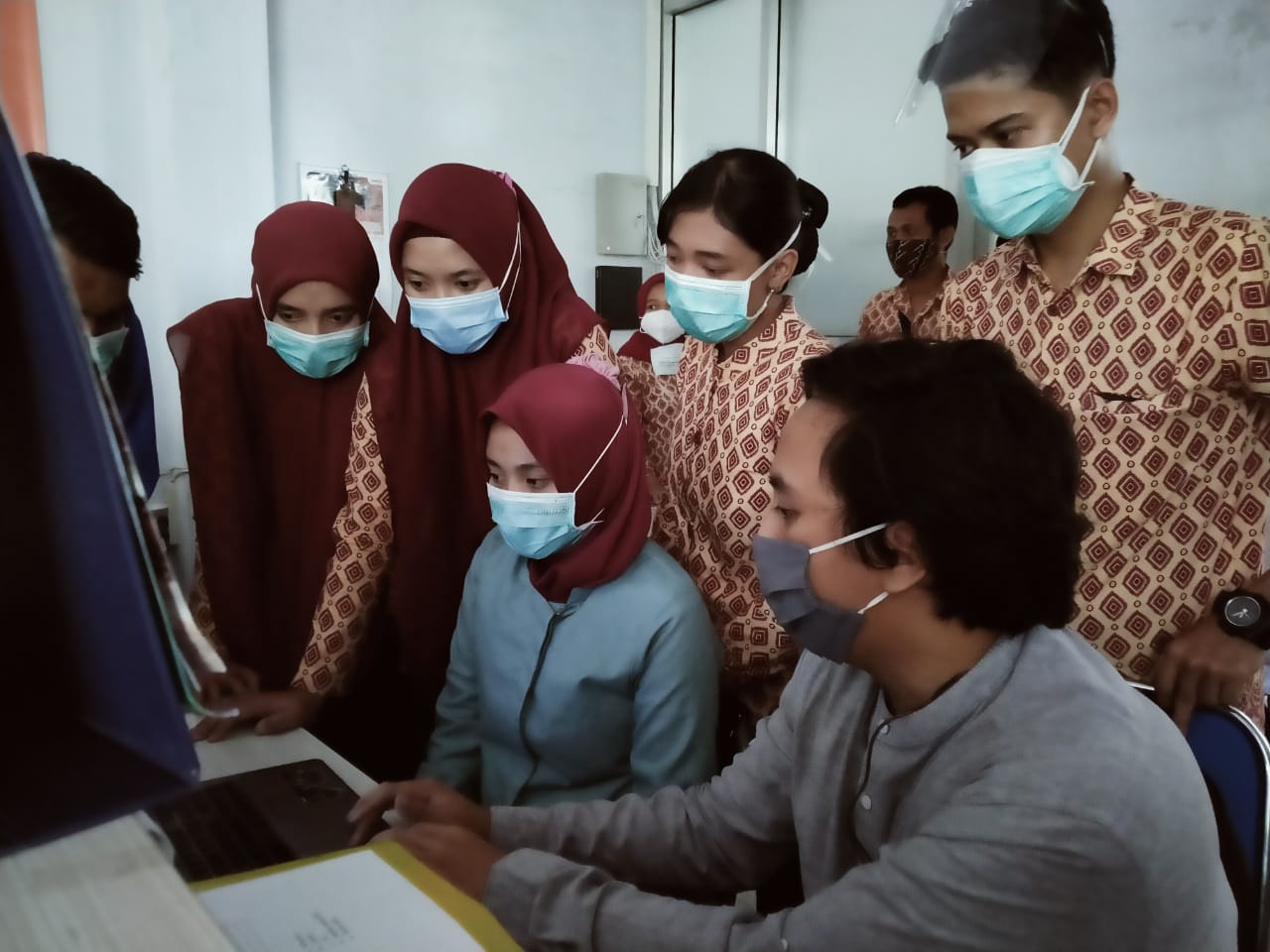 PELATIHAN SOFTWARE KLINIK BANJARSARI